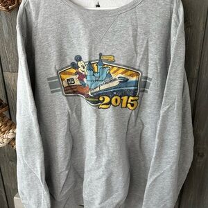 NWT Men’s XL 2015 Disney Crewneck Sweatshirt